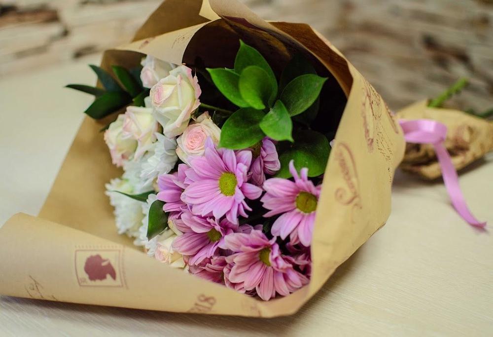 Букет цветов из: Розы и Хризантемы в Поселке совхоза Марфино