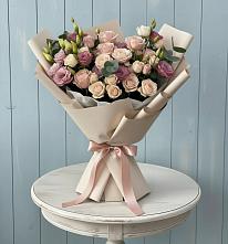 Букет цветов из:  Розы и Лизиантусы в Поселке совхоза Марфино