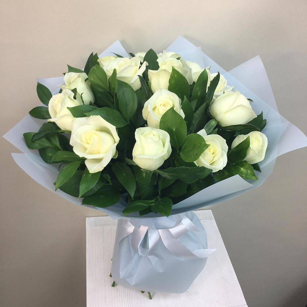 Букет 15 Белых роз Проуд в Поселке совхоза Марфино