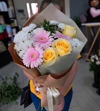 Букет цветов из:  Герберы, Розы и Хризантемы в Поселке совхоза Марфино