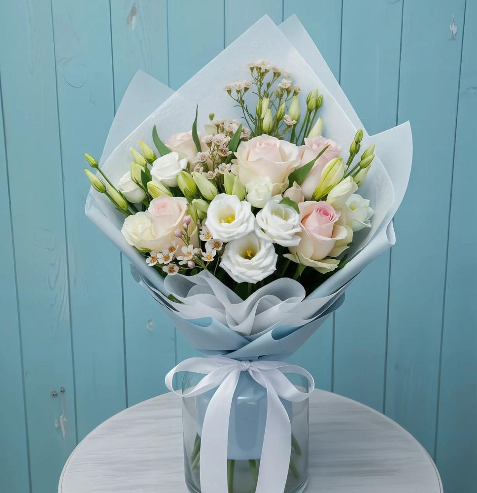 Букет цветов из: Розы и Лизиантусы в Поселке совхоза Марфино