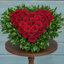 Цветочная композиция из Розы в виде сердца #REPLACE_PRED# Поселке совхоза Марфино