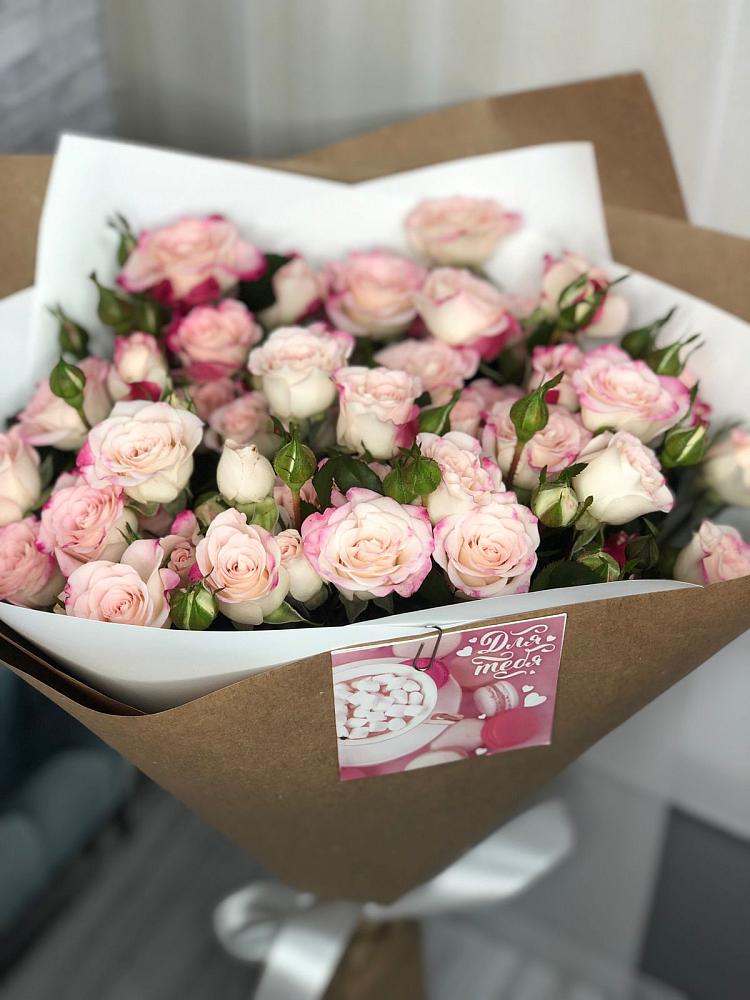 Букет цветов из: Розы в Поселке совхоза Марфино