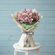 Букет цветов из:  Орхидеи и Розы в Поселке совхоза Марфино