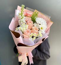 Букет цветов из:  Хризантемы и Розы в Поселке совхоза Марфино