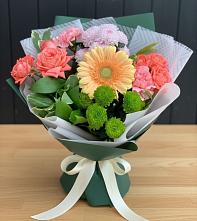 Букет цветов из:  Гвоздики, Розы, Герберы и Хризантемы в Поселке совхоза Марфино