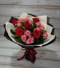 Букет цветов из:  Розы #REPLACE_PRED# Поселке совхоза Марфино