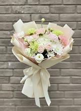 Букет цветов из:  Гвоздики, Розы, Лизиантусы и Хризантемы в Поселке совхоза Марфино