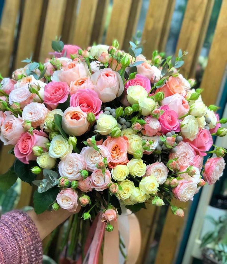 Букет цветов из: Розы в Поселке совхоза Марфино