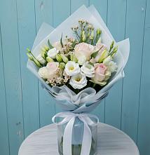 Букет цветов из:  Розы и Лизиантусы в Поселке совхоза Марфино