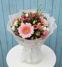 Букет цветов из:  Герберы, Альстромерии и Лизиантусы в Поселке совхоза Марфино