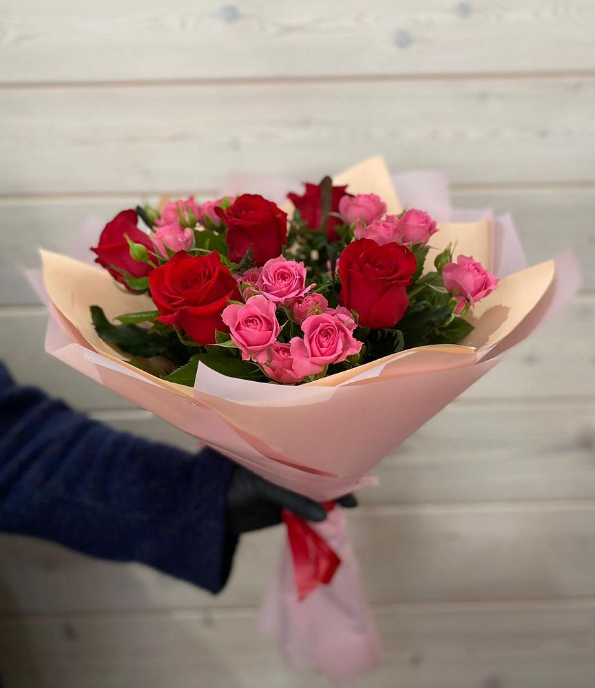 Букет цветов из: Розы в Поселке совхоза Марфино