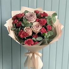 Букет цветов из:  Гвоздики и Розы в Поселке совхоза Марфино
