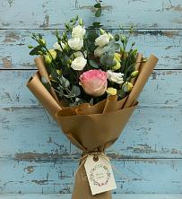 Букет цветов из:  Розы и Лизиантусы в Поселке совхоза Марфино