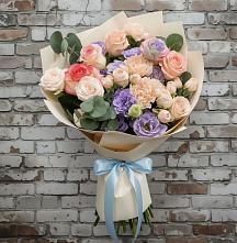 Букет цветов из:  Розы, Лизиантусы и Гвоздики #REPLACE_PRED# Поселке совхоза Марфино