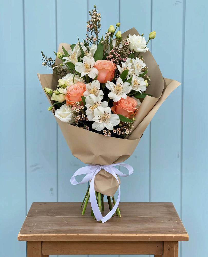 Букет цветов из: Альстромерии, Лизиантусы, Розы и Хризантемы в Поселке совхоза Марфино