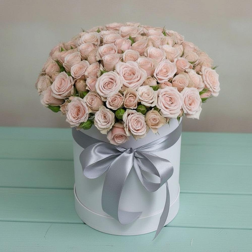 Цветочная композиция из Розы в шляпной коробке в Поселке совхоза Марфино